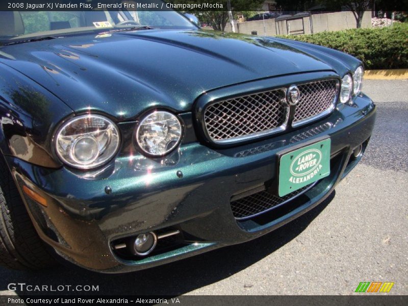 Emerald Fire Metallic / Champagne/Mocha 2008 Jaguar XJ Vanden Plas