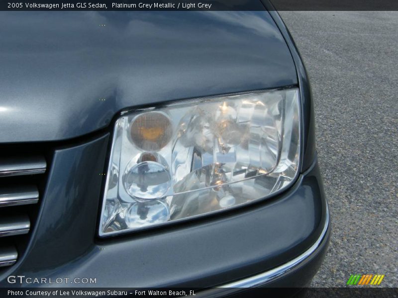 Platinum Grey Metallic / Light Grey 2005 Volkswagen Jetta GLS Sedan