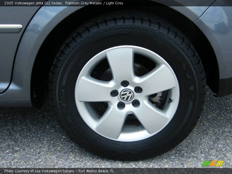 Platinum Grey Metallic / Light Grey 2005 Volkswagen Jetta GLS Sedan