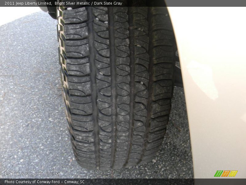 Bright Silver Metallic / Dark Slate Gray 2011 Jeep Liberty Limited