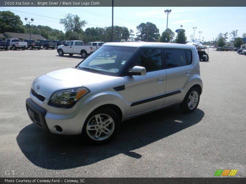 Bright Silver / Black Soul Logo Cloth 2010 Kia Soul +