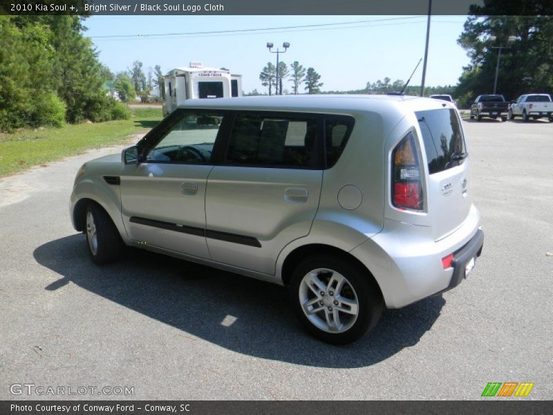 Bright Silver / Black Soul Logo Cloth 2010 Kia Soul +