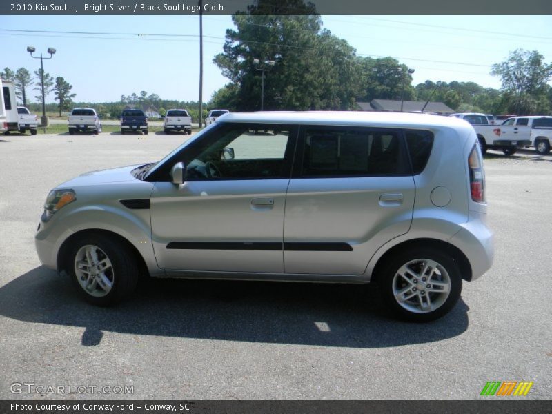 Bright Silver / Black Soul Logo Cloth 2010 Kia Soul +