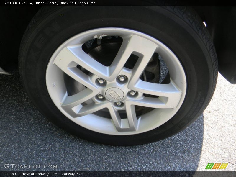 Bright Silver / Black Soul Logo Cloth 2010 Kia Soul +