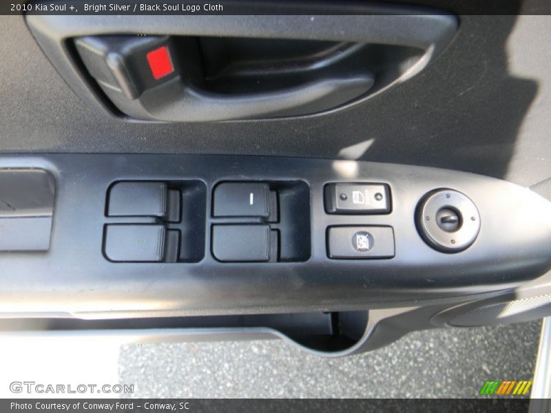 Bright Silver / Black Soul Logo Cloth 2010 Kia Soul +