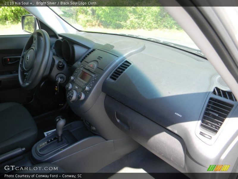 Bright Silver / Black Soul Logo Cloth 2010 Kia Soul +