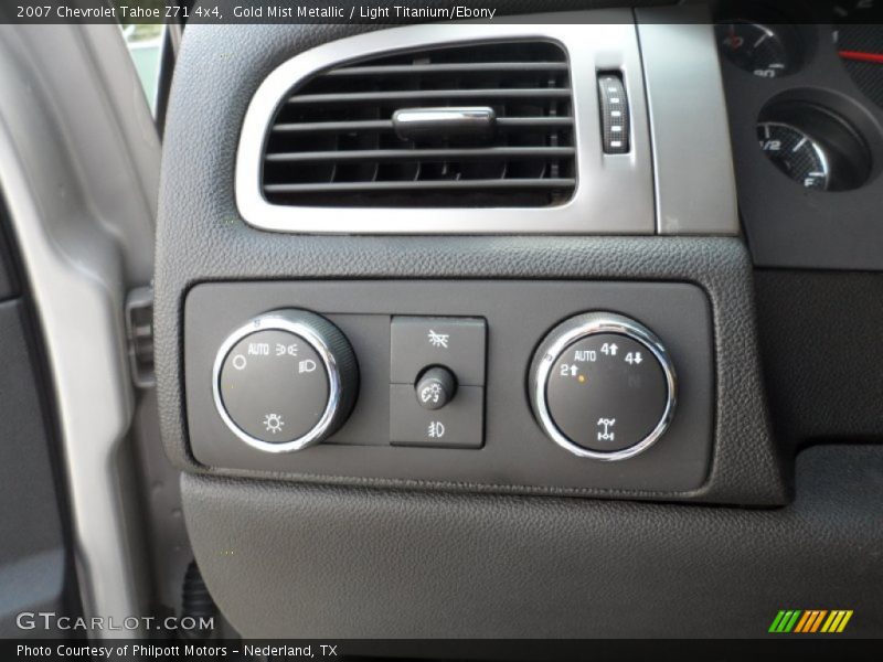 Controls of 2007 Tahoe Z71 4x4