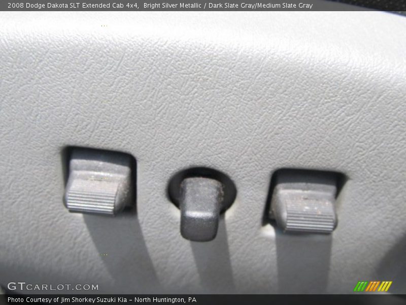 Bright Silver Metallic / Dark Slate Gray/Medium Slate Gray 2008 Dodge Dakota SLT Extended Cab 4x4