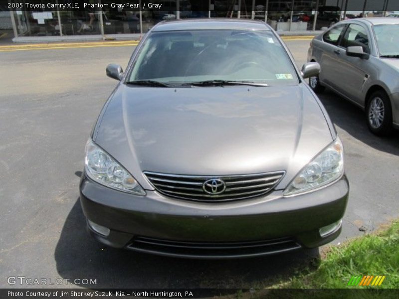 Phantom Gray Pearl / Gray 2005 Toyota Camry XLE