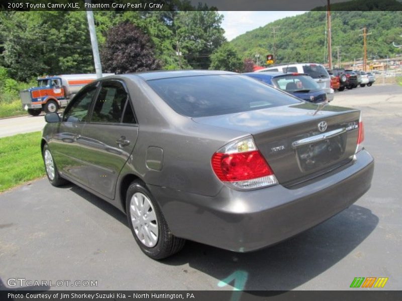 Phantom Gray Pearl / Gray 2005 Toyota Camry XLE