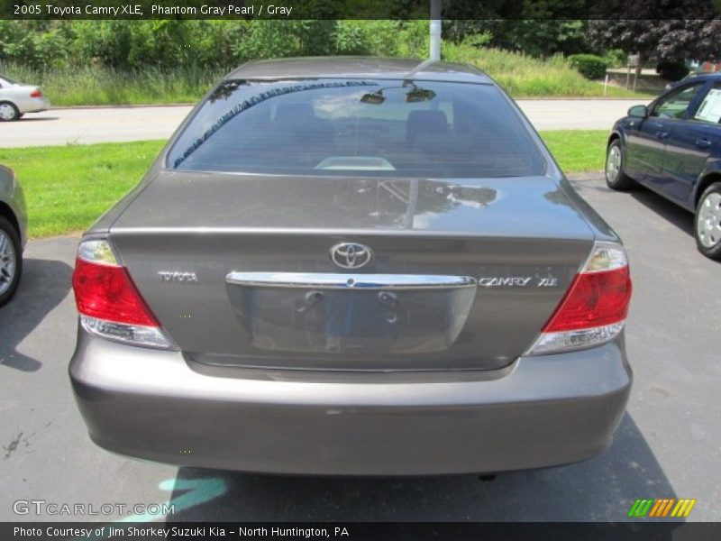 Phantom Gray Pearl / Gray 2005 Toyota Camry XLE