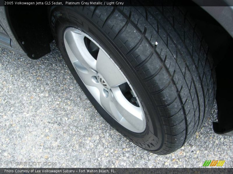 Platinum Grey Metallic / Light Grey 2005 Volkswagen Jetta GLS Sedan