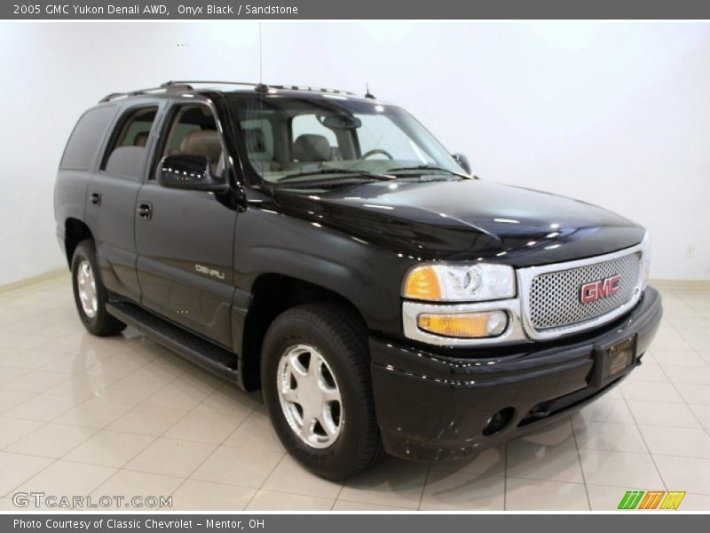 Onyx Black / Sandstone 2005 GMC Yukon Denali AWD