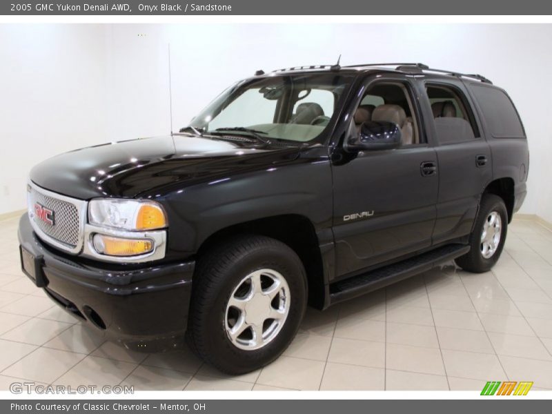 Onyx Black / Sandstone 2005 GMC Yukon Denali AWD