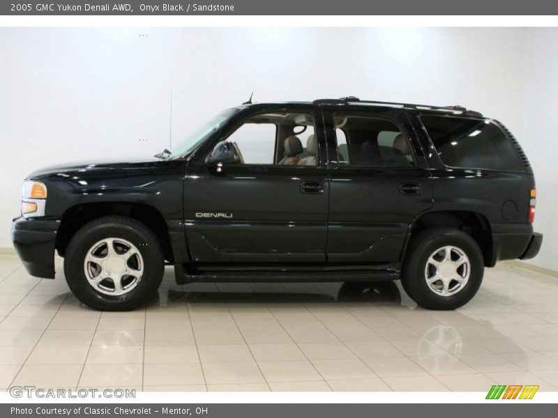 Onyx Black / Sandstone 2005 GMC Yukon Denali AWD