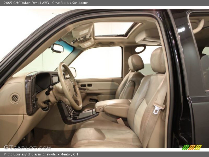 Onyx Black / Sandstone 2005 GMC Yukon Denali AWD