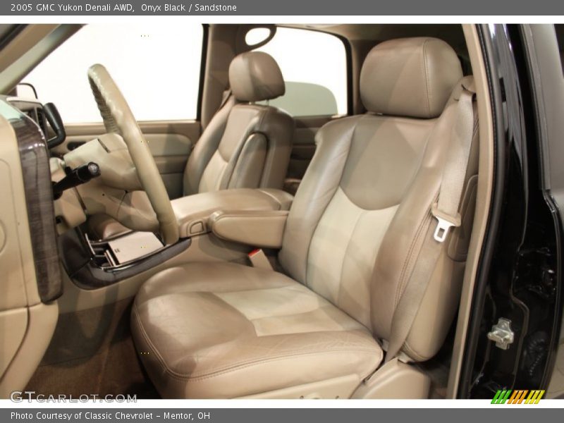 Onyx Black / Sandstone 2005 GMC Yukon Denali AWD