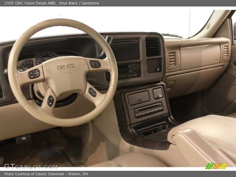 Onyx Black / Sandstone 2005 GMC Yukon Denali AWD