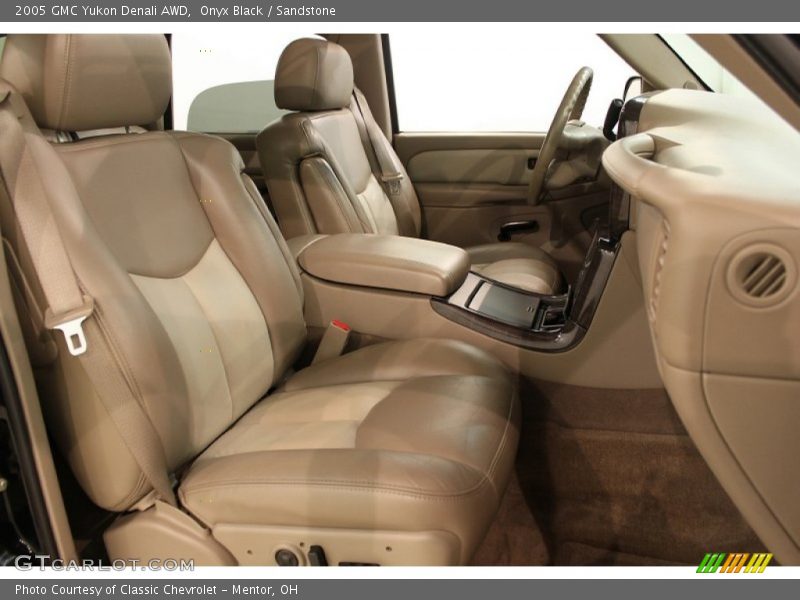 Onyx Black / Sandstone 2005 GMC Yukon Denali AWD