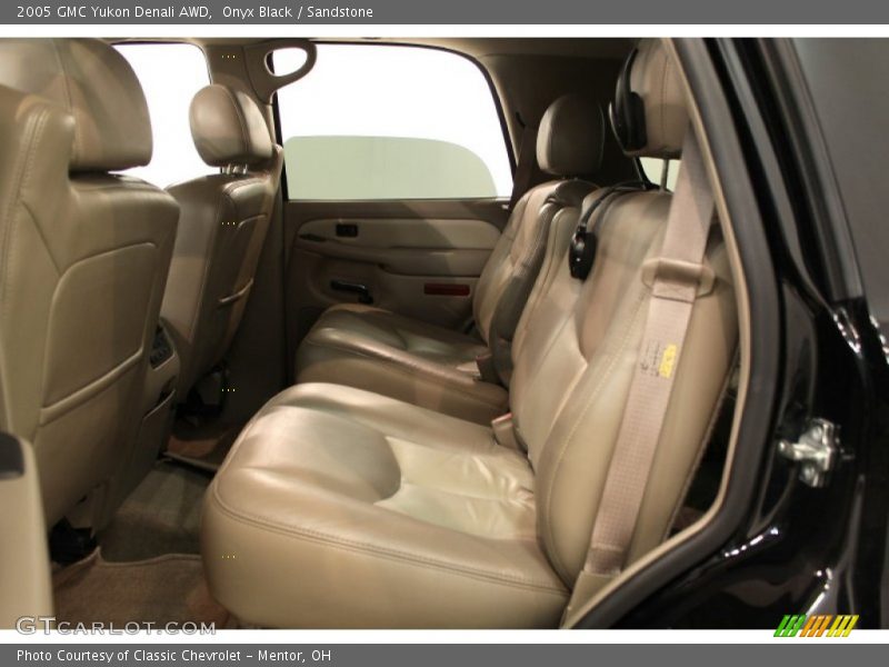 Onyx Black / Sandstone 2005 GMC Yukon Denali AWD