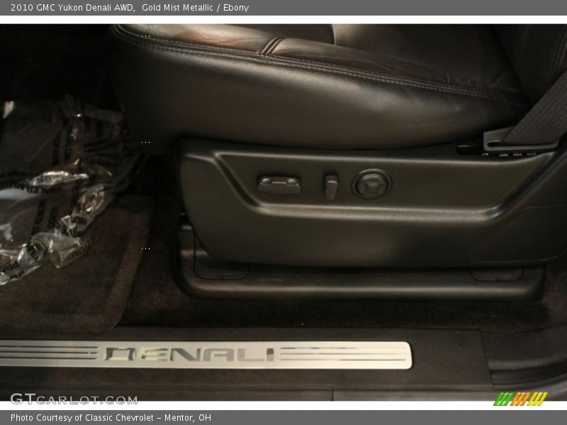 Gold Mist Metallic / Ebony 2010 GMC Yukon Denali AWD