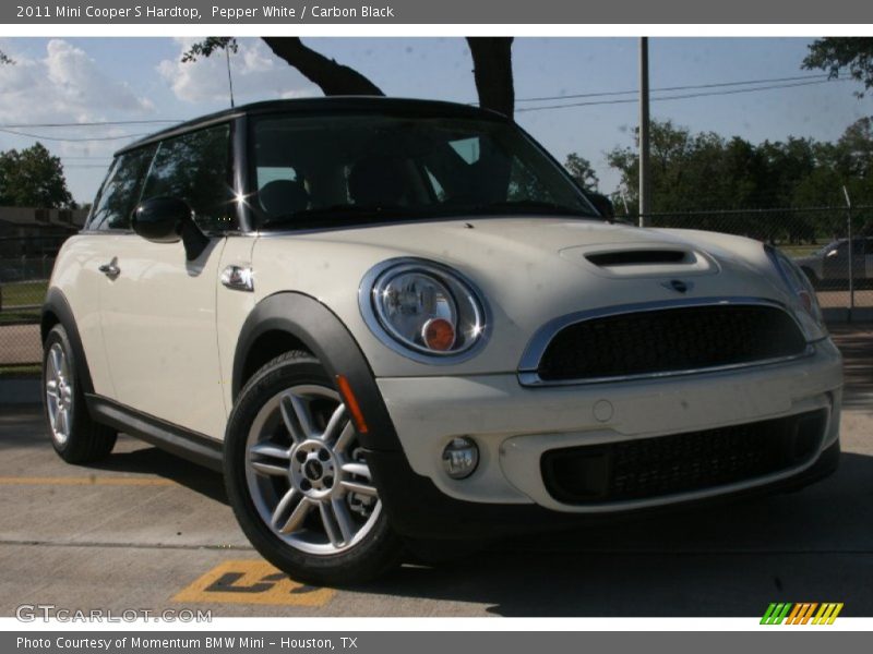 Pepper White / Carbon Black 2011 Mini Cooper S Hardtop