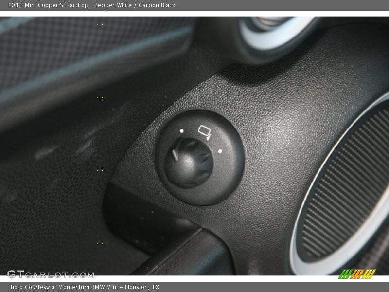 Pepper White / Carbon Black 2011 Mini Cooper S Hardtop