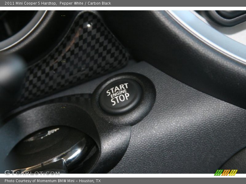 Pepper White / Carbon Black 2011 Mini Cooper S Hardtop