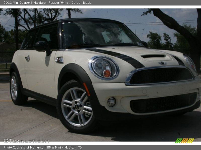 Pepper White / Carbon Black 2011 Mini Cooper S Hardtop