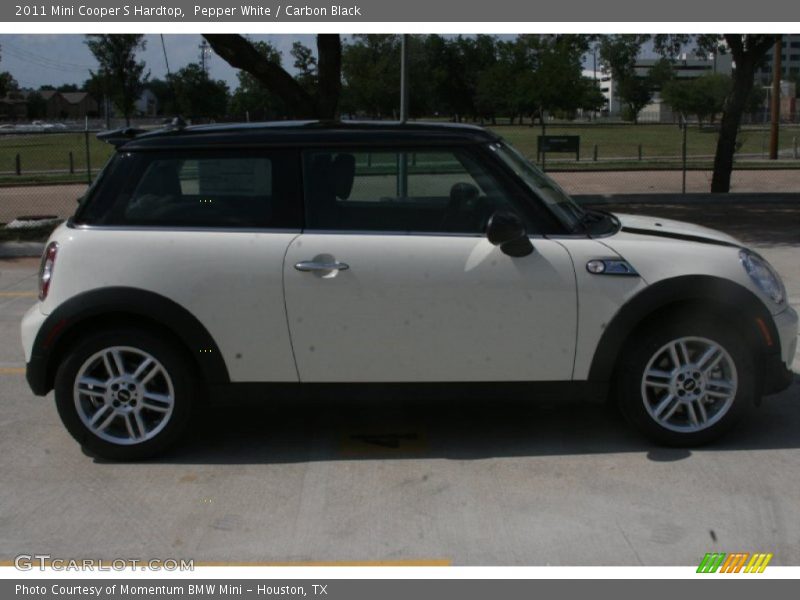 Pepper White / Carbon Black 2011 Mini Cooper S Hardtop