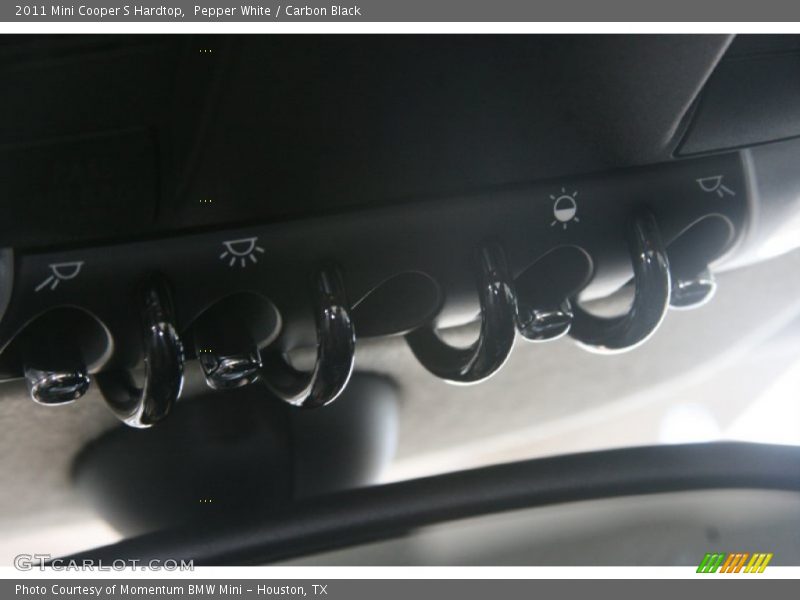Pepper White / Carbon Black 2011 Mini Cooper S Hardtop