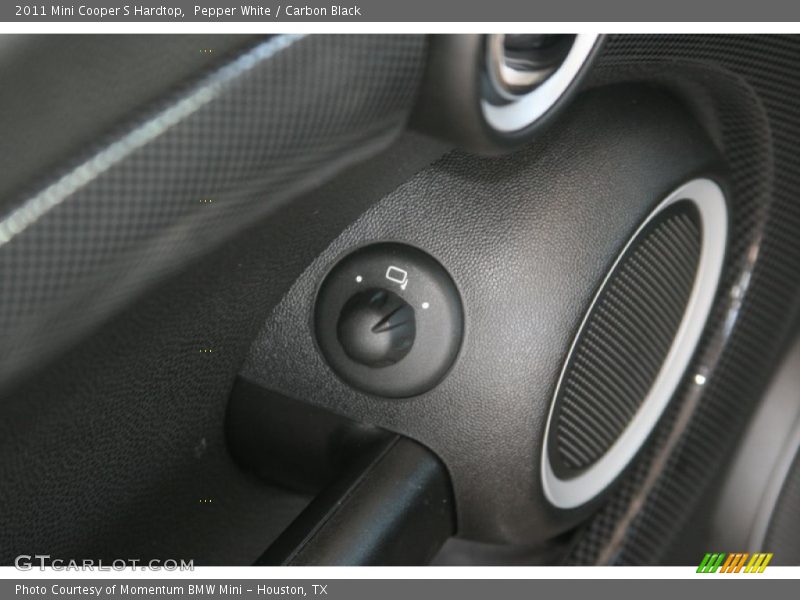 Pepper White / Carbon Black 2011 Mini Cooper S Hardtop