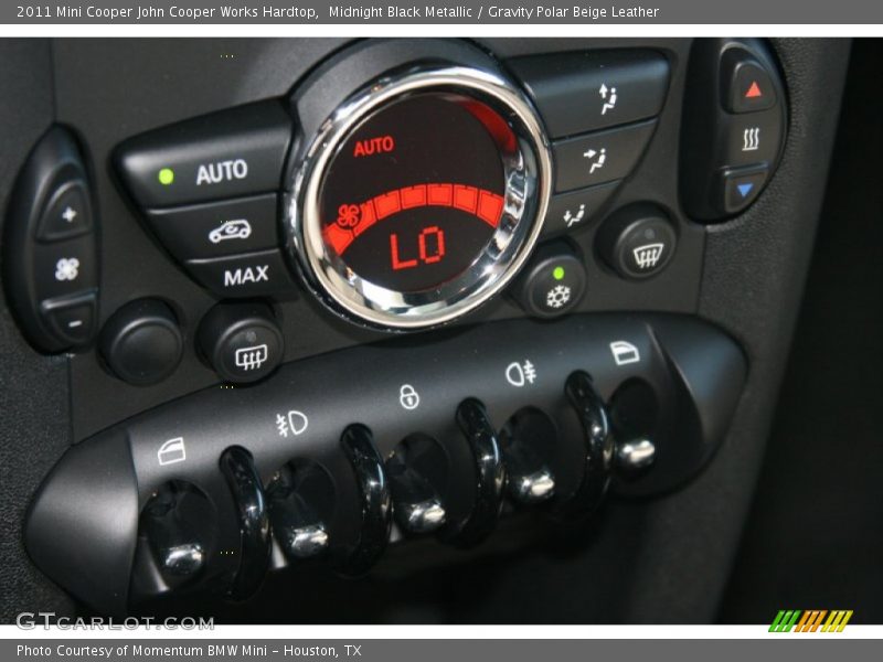 Controls of 2011 Cooper John Cooper Works Hardtop
