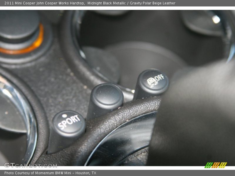 Controls of 2011 Cooper John Cooper Works Hardtop