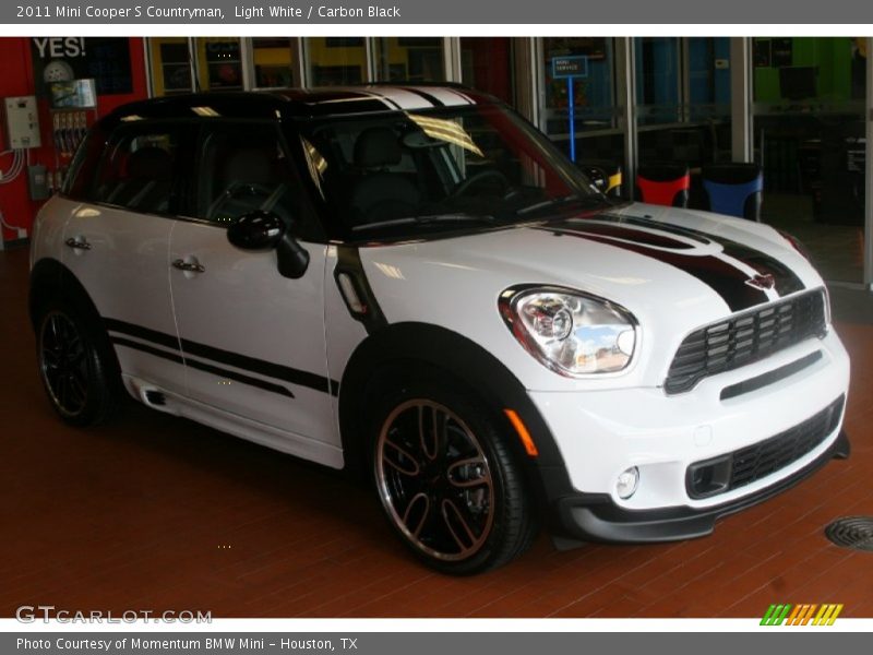 Light White / Carbon Black 2011 Mini Cooper S Countryman