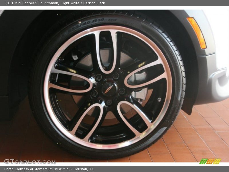 Light White / Carbon Black 2011 Mini Cooper S Countryman