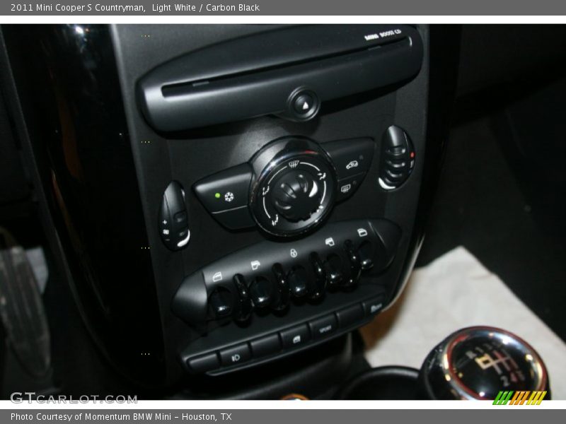 Light White / Carbon Black 2011 Mini Cooper S Countryman