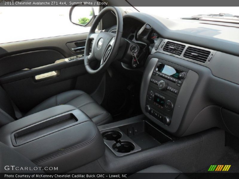 Summit White / Ebony 2011 Chevrolet Avalanche Z71 4x4