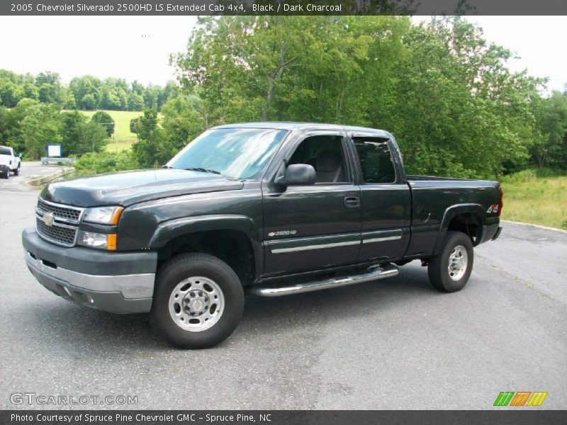 Black / Dark Charcoal 2005 Chevrolet Silverado 2500HD LS Extended Cab 4x4