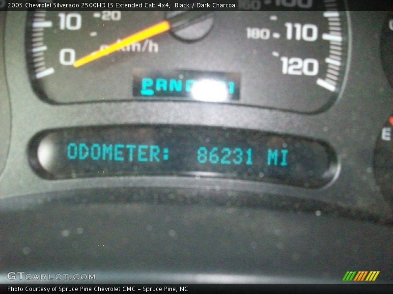 Black / Dark Charcoal 2005 Chevrolet Silverado 2500HD LS Extended Cab 4x4