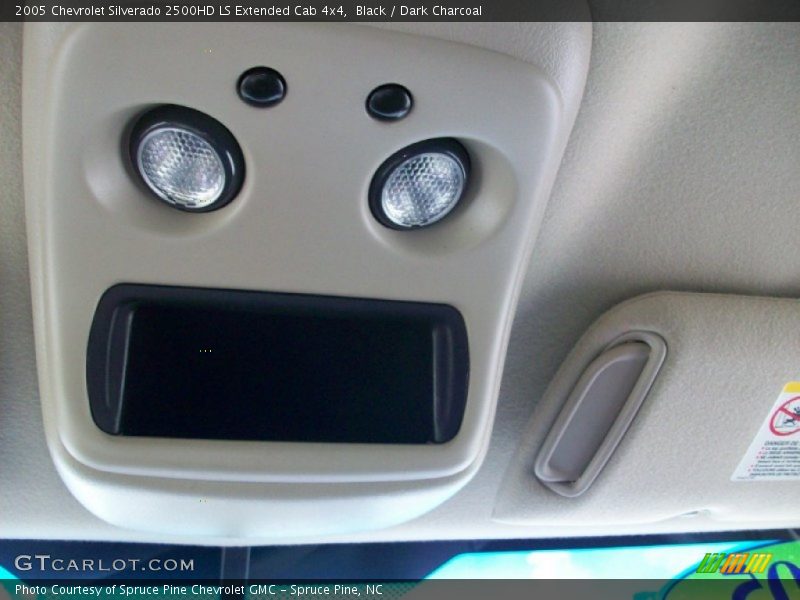 Black / Dark Charcoal 2005 Chevrolet Silverado 2500HD LS Extended Cab 4x4