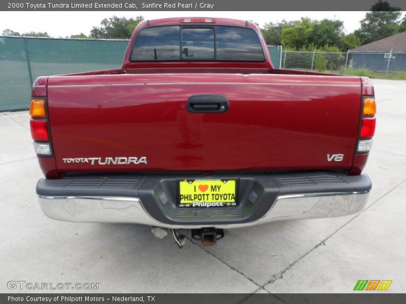Sunfire Red Pearl / Gray 2000 Toyota Tundra Limited Extended Cab