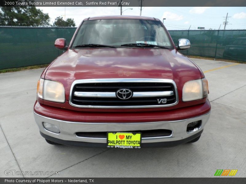 Sunfire Red Pearl / Gray 2000 Toyota Tundra Limited Extended Cab