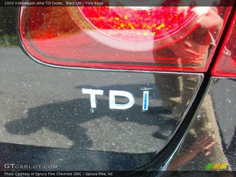 Black Uni / Pure Beige 2009 Volkswagen Jetta TDI Sedan