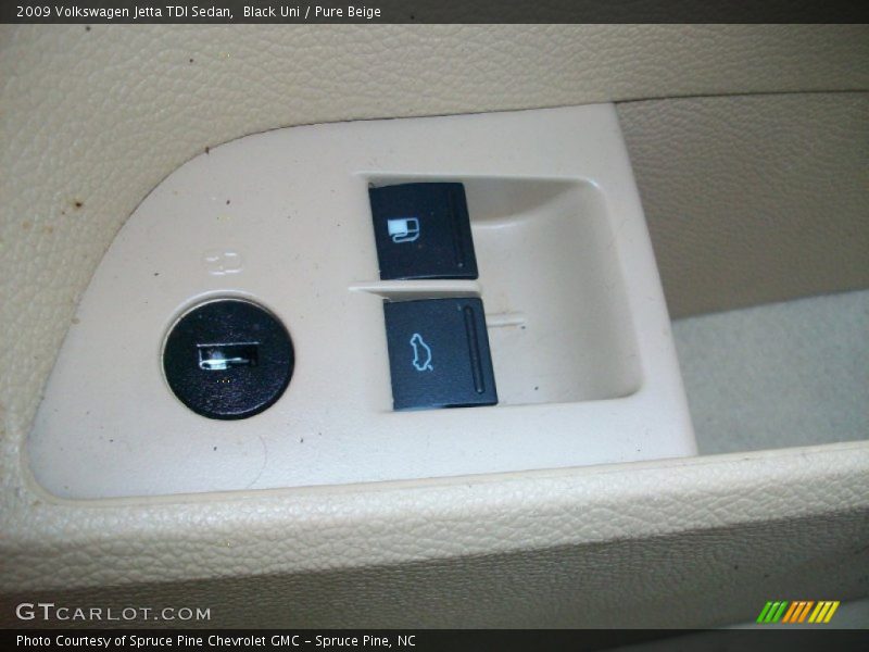 Black Uni / Pure Beige 2009 Volkswagen Jetta TDI Sedan