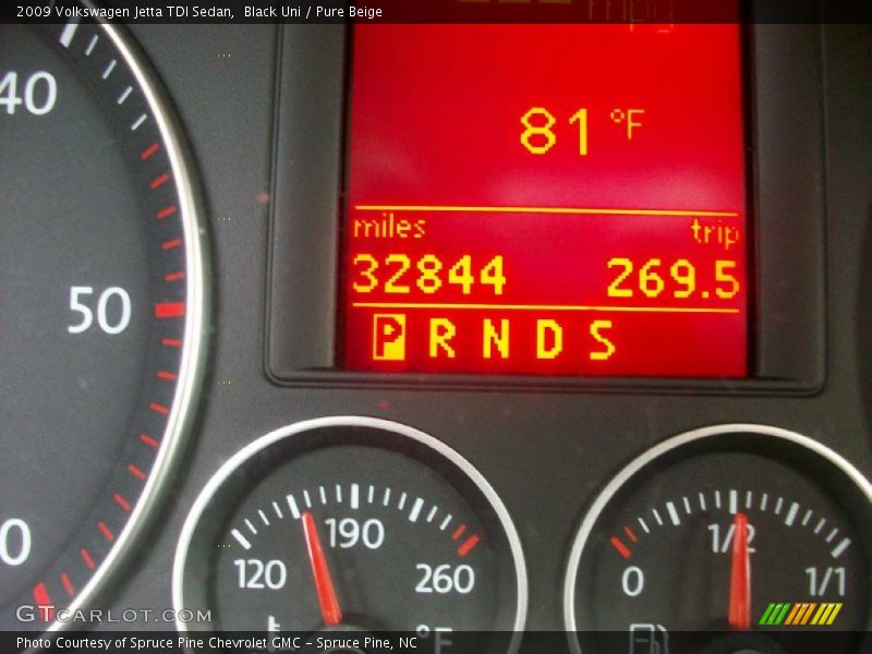 Black Uni / Pure Beige 2009 Volkswagen Jetta TDI Sedan