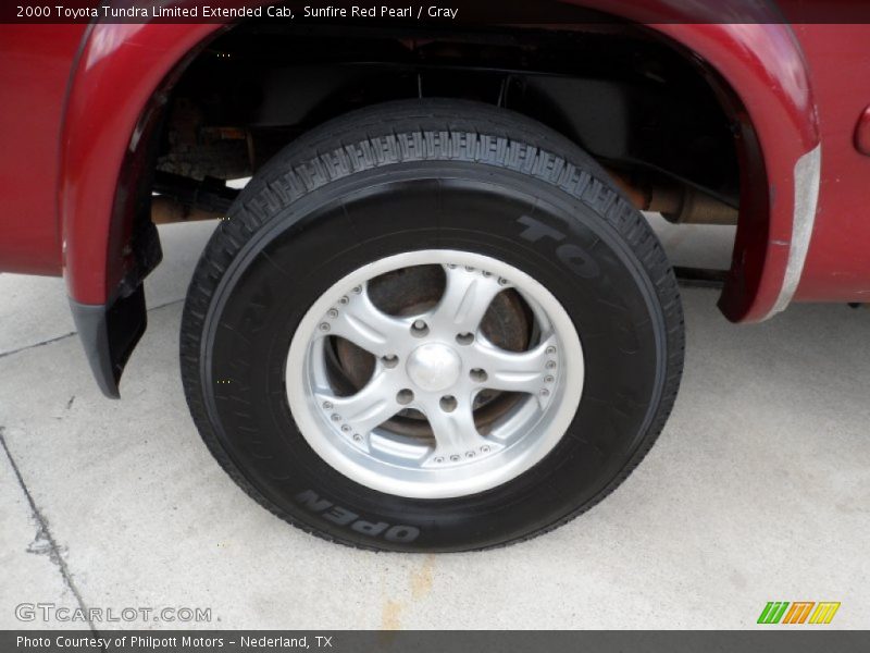 Custom Wheels of 2000 Tundra Limited Extended Cab