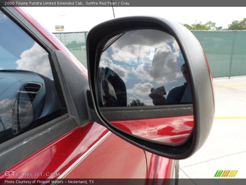 Sunfire Red Pearl / Gray 2000 Toyota Tundra Limited Extended Cab