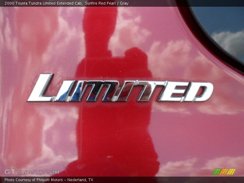  2000 Tundra Limited Extended Cab Logo