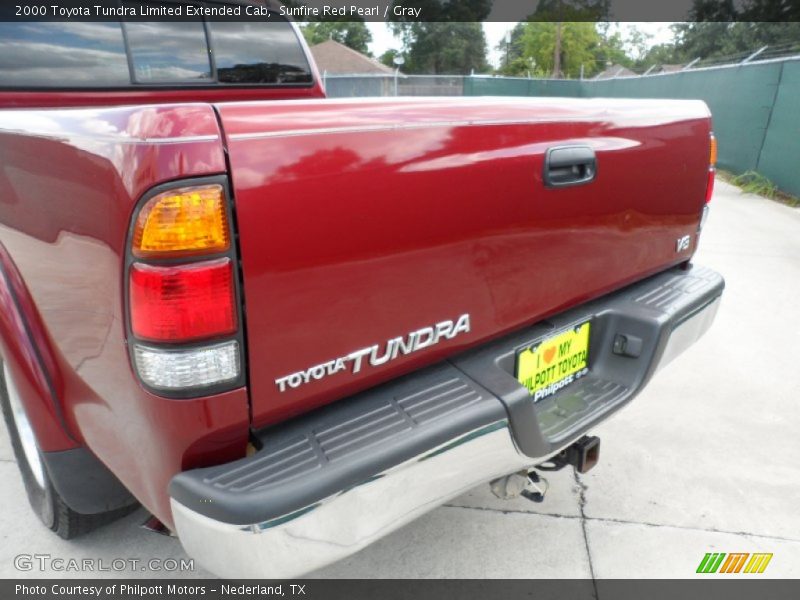 Sunfire Red Pearl / Gray 2000 Toyota Tundra Limited Extended Cab
